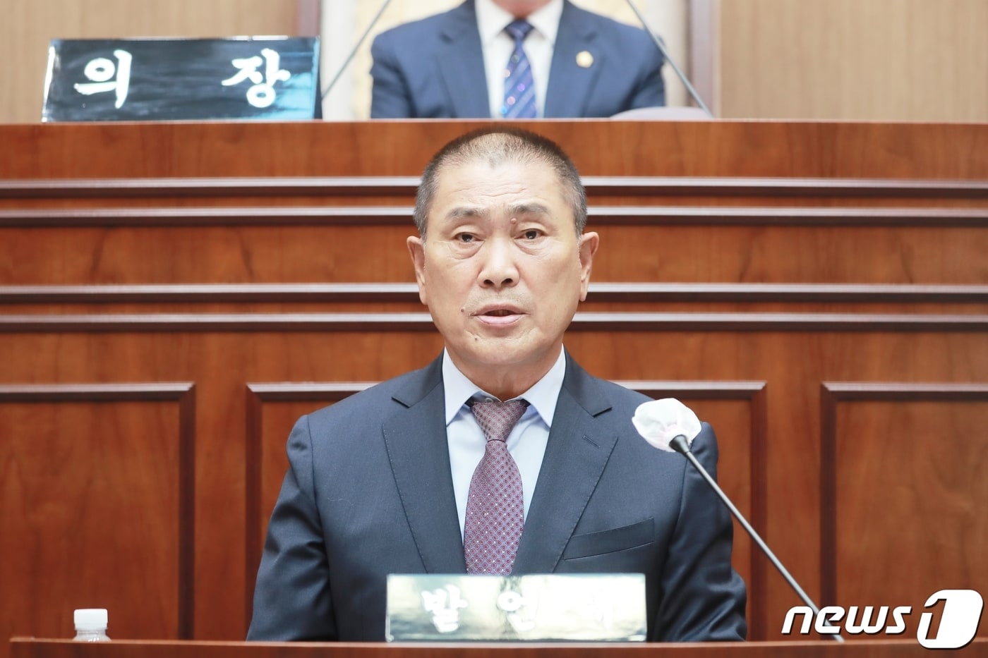 이한수 부안군의원은 제344회 임시회 1차 본회의에서 5분 자유발언을 통해 운항편이 절반으로 줄어든 격포~위도 여객선의 원활한 운항을 위한 해결 방안을 마련해야 한다고 주장했다.(부안군의회 제공)2023.10.15/뉴스1