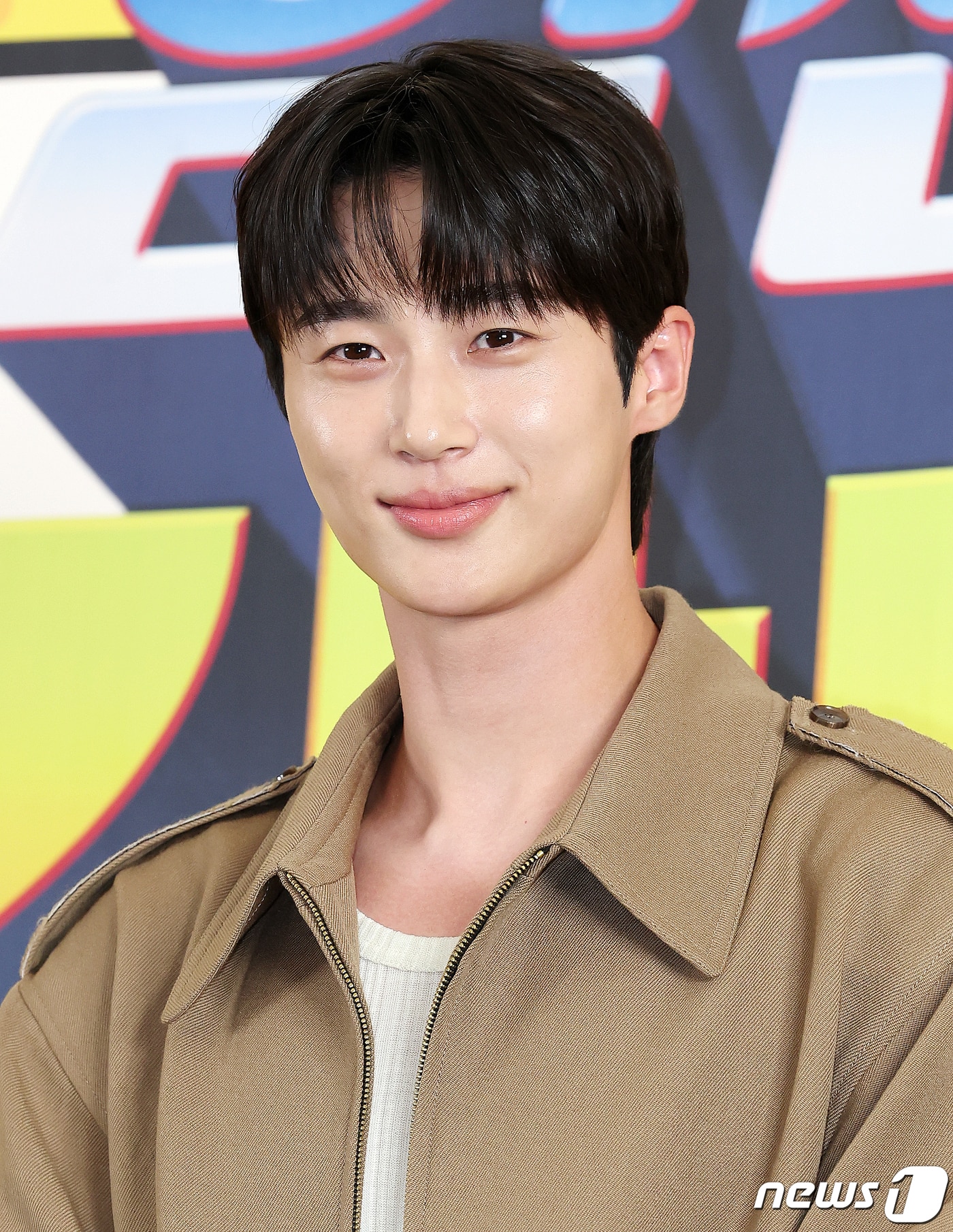 배우 변우석이 5일 오후 서울 마포구 상암동 스탠포드 호텔 코리아에서 열린 JTBC 새 토일드라마 ‘힘쎈여자 강남순’ 제작발표회에서 포즈를 취하고 있다. &#39;힘쎈여자 강남순&#39;은 선천적으로 놀라운 괴력을 타고난 3대 모녀가 강남을 중심으로 벌어지는 신종마약범죄의 실체를 파헤치는 코믹범죄맞짱극으로 오는 7일 오후 10시 50분 첫 방송된다. 2023.10.5/뉴스1 ⓒ News1 김진환 기자