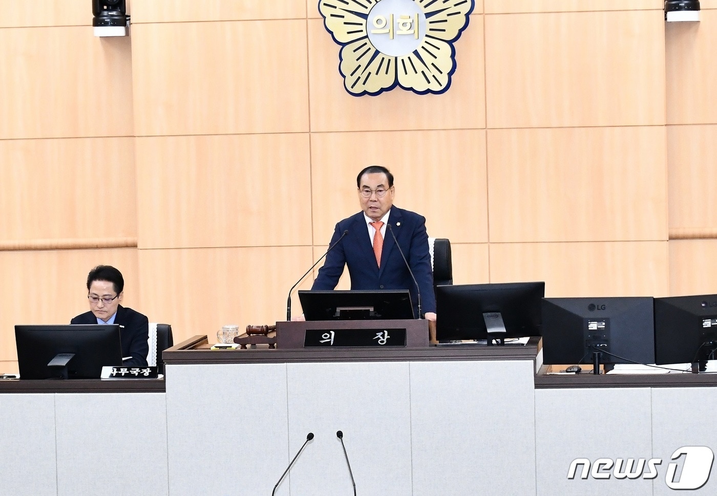 김영규 전남 여수시의회 의장이 14일 제233회 정례회 개회사를 하고 있다.&#40;여수시의회 제공&#41;2023.11.14/뉴스1