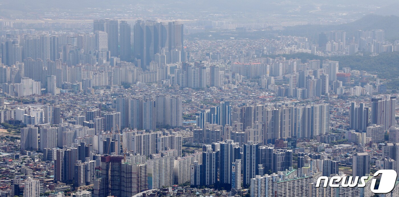 대구의 월간 아파트 매매가격이 3개월 연속 상승세를 이어갔지만 오름폭은 둔화됐다. 사진은 대구 도심 전경.&#40;사진은 기사 내용과 무관함&#41; ⓒ News1 DB