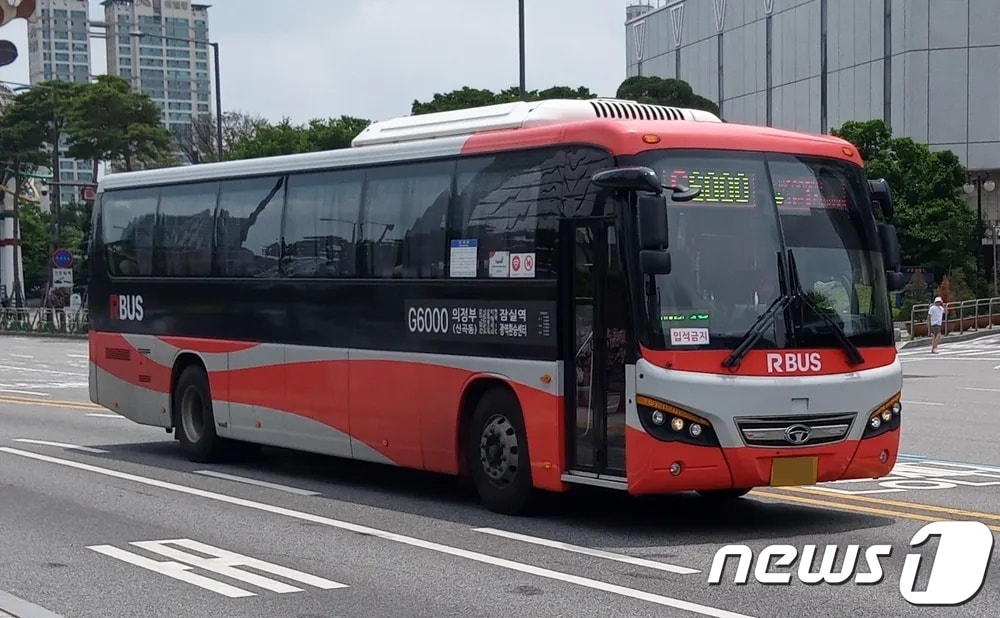 의정부시(시장 김동근)는 의정부~잠실광역환승센터간 운행 중인 G6000번, G6100번 광역버스 각 2대를 12월 중 추가 증차해 운행한다고 16일 밝혔다.