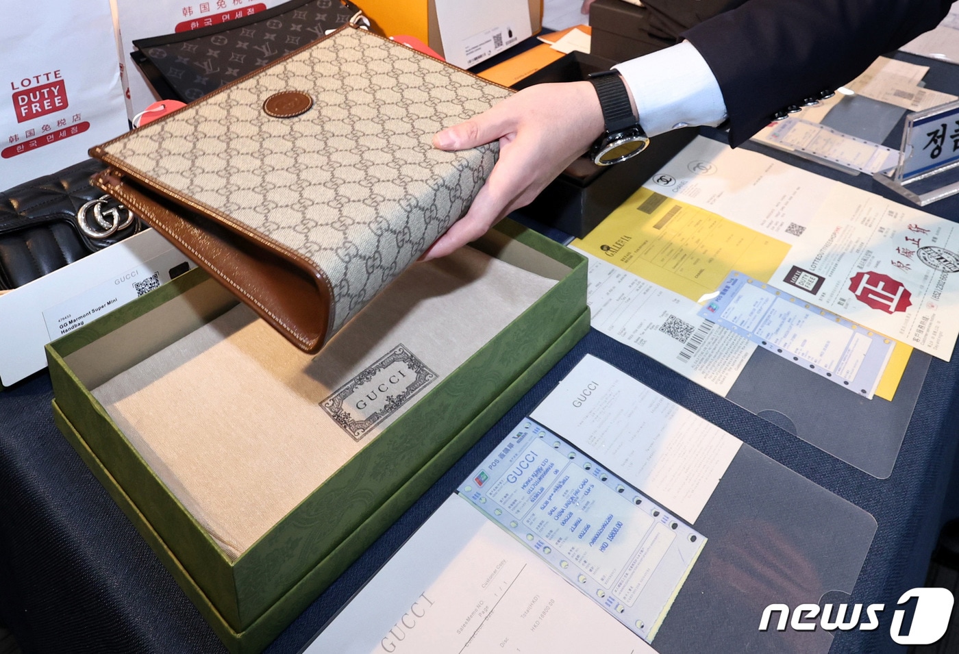 A 씨 등이 들여 온 중국산 '짝퉁' 명품 제품들./뉴스1 ⓒ News1 구윤성 기자
