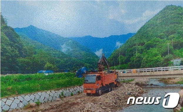 진안군이 전북도가 실시한 ‘2023년 지방하천정비 평가’에서 최우수기관으로 선정돼 기관표창을 수상했다.&#40;진안군제공&#41;2023.12.14/뉴스1