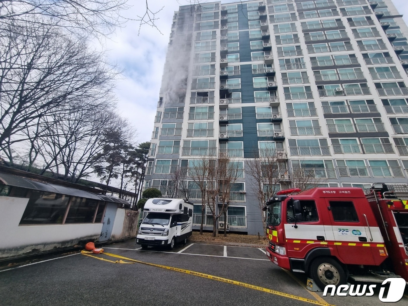 수원 아파트 화재 현장.&#40;경기도소방재난본부 제공&#41;