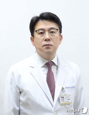 최근 법무부와 전국범죄피해자지원연합회가 공동 주최한 &#39;2023년 범죄피해자 인권대회&#39;에서 양종철 전북대병원 정신건강의학과 교수&#40;사진&#41;가 법무부장관상을 수상했다&#40;전북대병원 제공&#41;2023.12.4./뉴스1