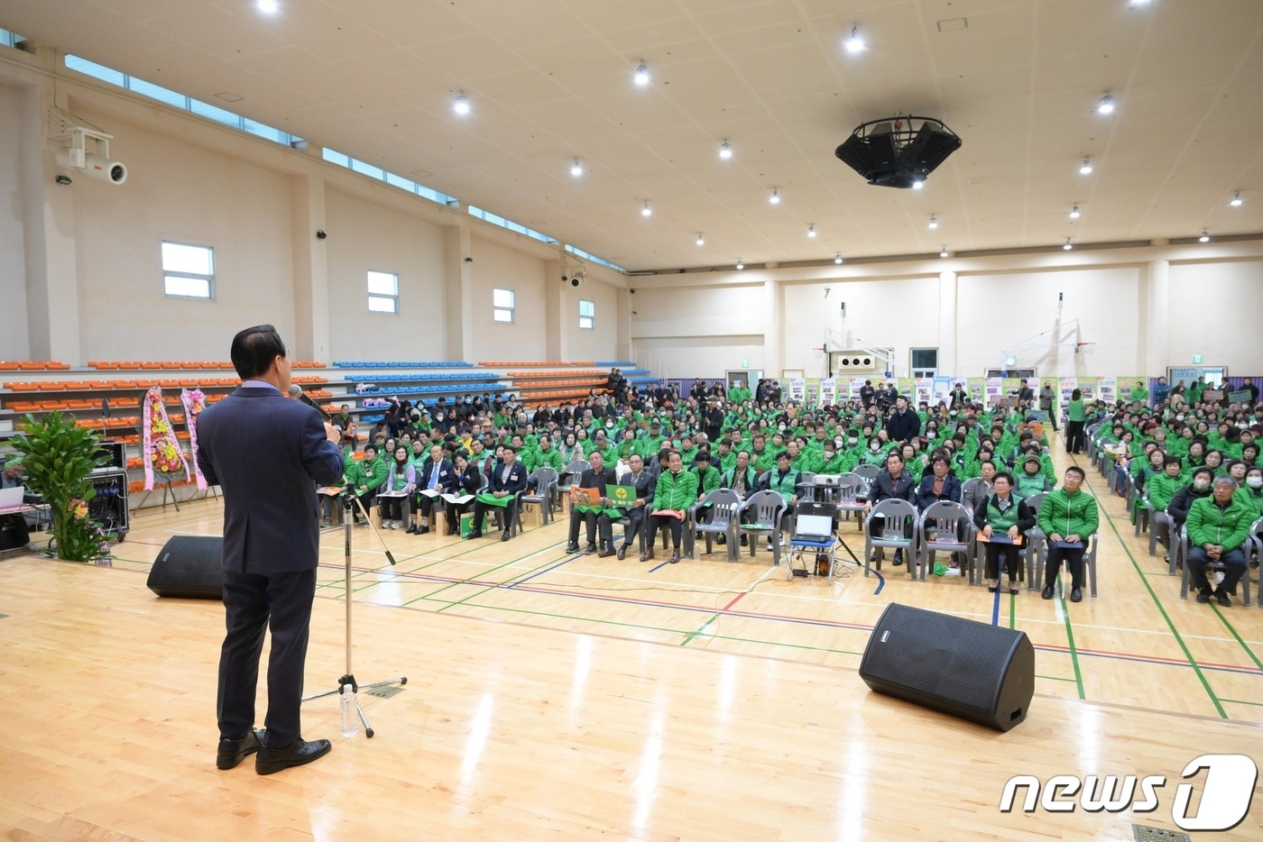 지난 6일 논산 국민체육센터에서 열린 &#39;2023 새마을지도자 평가대회 및 한마음축제&#39;에서 백성현 시장이 인사말을 하고 있다. &#40;논산시 제공&#41; / 뉴스1