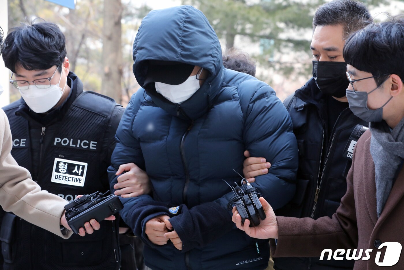 10일 오후 인천시 미추홀구 인천지법에 아동복지법상 상습아동학대 혐의를 받는 친부 A씨(40)가 구속 전 피의자 심사(영장실질심사)를 받기 위해 법원에 출석하고 있다. 2023.2.10/뉴스1 ⓒ News1 정진욱 기자