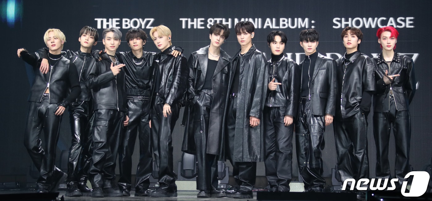 그룹 더보이즈&#40;THE BOYZ&#41; 에릭&#40;왼쪽부터&#41;과 케빈, 상연, 선우, 현재, 영훈, 주연, 주학년, 큐, 제이콥, 뉴 2023.2.20/뉴스1 ⓒ News1 권현진 기자