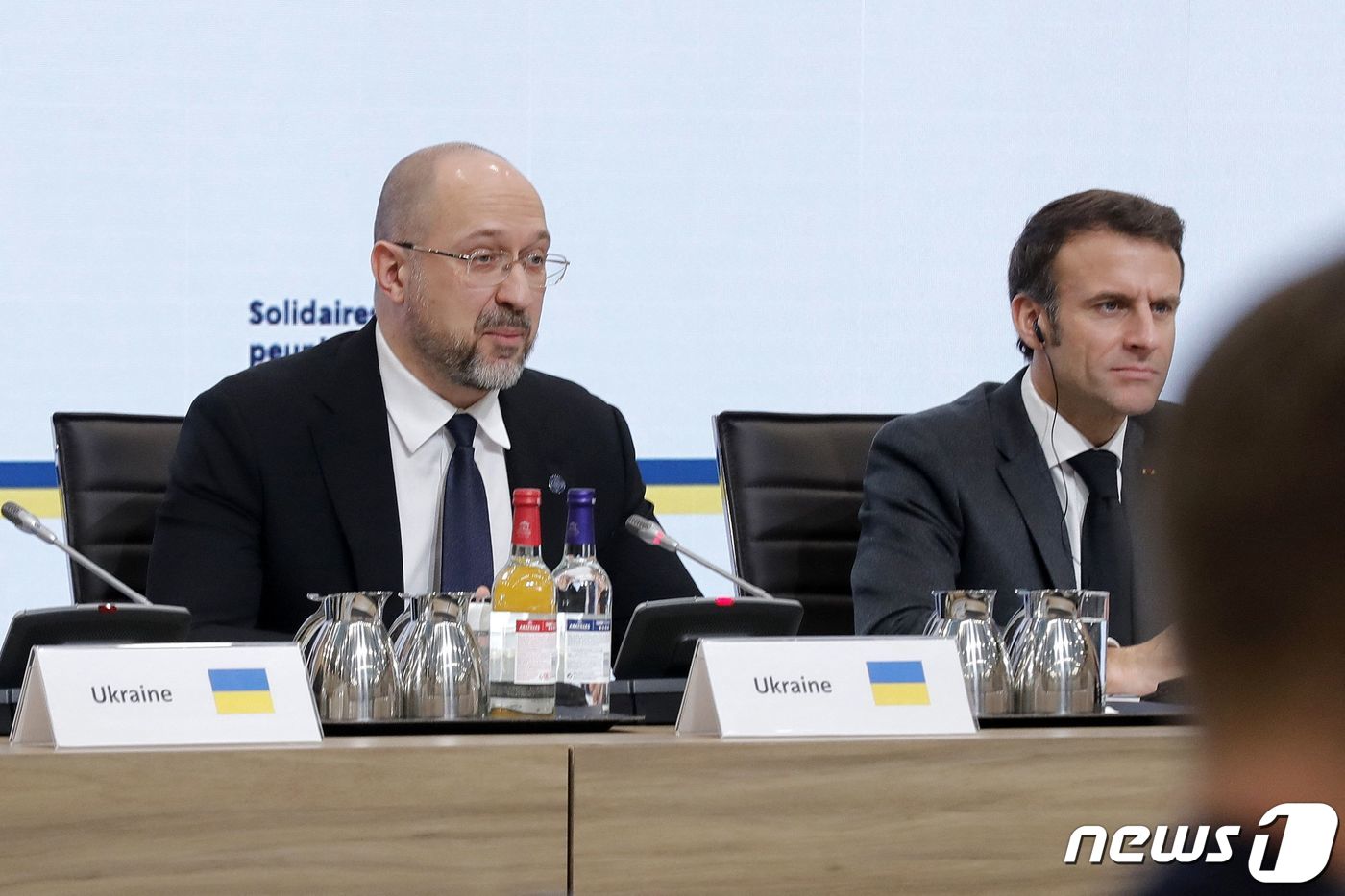 데니스 시미할 우크라이나 총리(왼쪽)<자료사진> ⓒ AFP=뉴스1