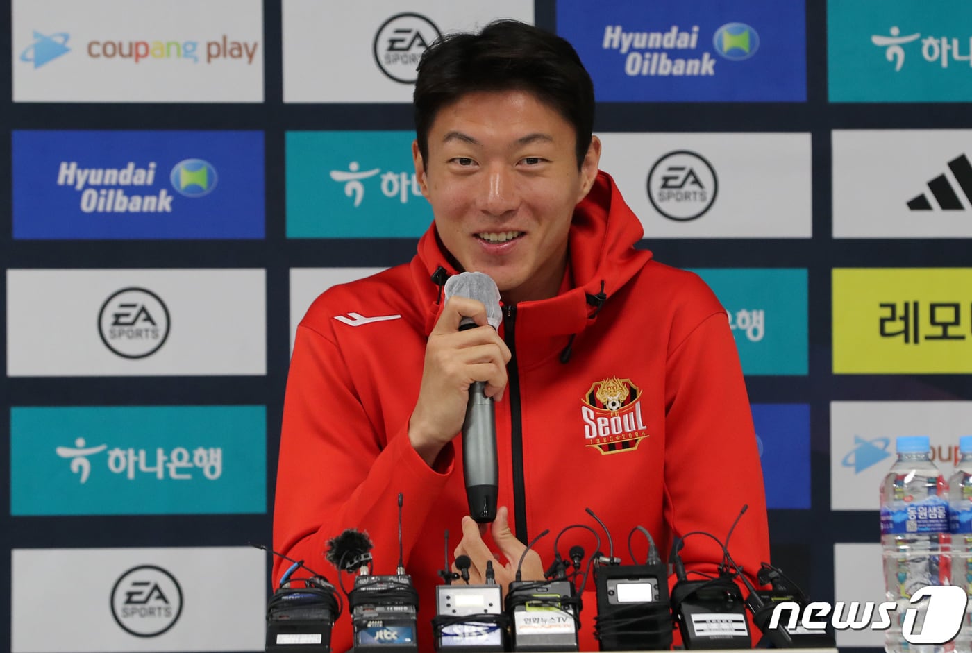 FC서울 황의조가 22일 오전 서울 HJ컨벤션센터 강동점에서 열린 2023 K리그 동계 전지훈련 미디어캠프에서 시즌에 임하는 각오를 밝히고 있다. 2023.2.22/뉴스1 ⓒ News1 이동해 기자