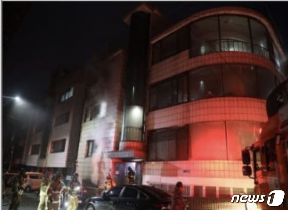 현장 화재 사진 (경기도소방재난안전본부 제공)./