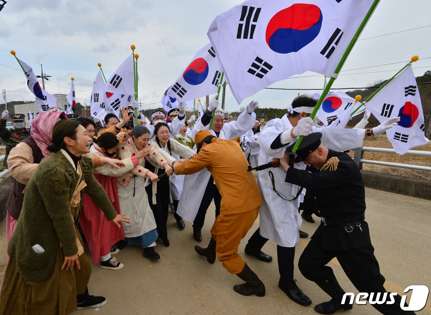 2023년 3월1일 경북 포항시 북구 송라면 대전리에서 열린 만세운동 재현 행사 모습..2023.3.1 ⓒ 뉴스1 최창호 기자