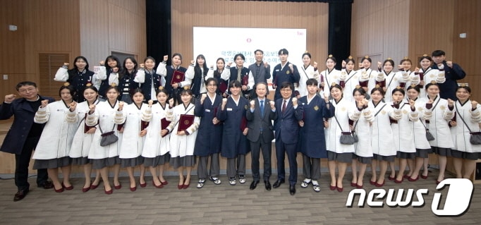 전북대학교 23기 학생 홍보대사들이 16일 임명장을 받고 본격적인 활동에 돌입했다.(전북대 제공)/뉴스1