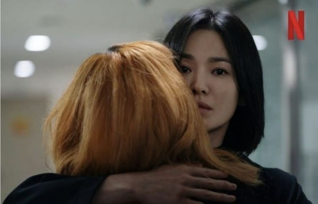 '더 글로리'에서 문동은 역을 맡아 열연한 송혜교. (넷플릭스 갈무리)