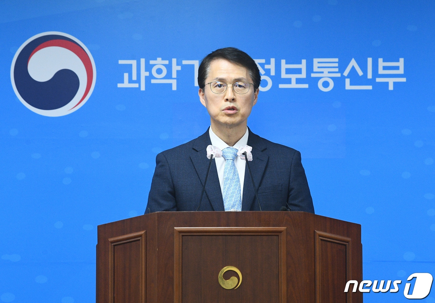 최원호 과학기술정보통신부 우주항공청설립추진단장이 21일 오후 세종시 정부세종청사에서 우주항공청 설립 관련 설문조사 결과를 발표하고 있다.2023.3.21/뉴스1 ⓒ News1 김기남 기자