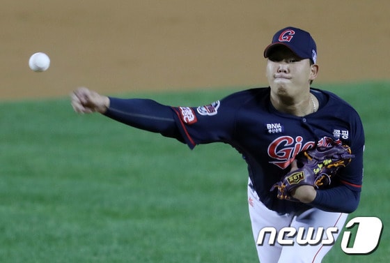 롯데 자이언츠 투수 서준원. 2021.10.8/뉴스1 ⓒ News1