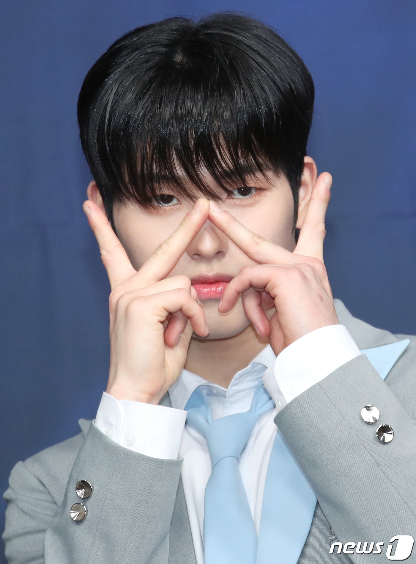 연습생 이승환이 29일 서울 CJ E&M CENTER 에서 열린 Mnet ‘보이즈 플래닛’ 생존자 신고식에서 포즈를 취하고 있다. 2023.3.29/뉴스1 ⓒ News1 권현진 기자