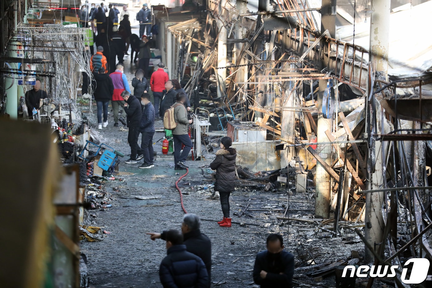 인천 동구 송림동 현대시장 화재현장/뉴스1 ⓒ News1 정진욱 기자