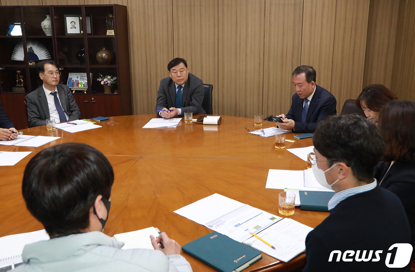 동구는 7일 구청장실에서 김종훈 동구청장 주재로 용역업체 및 관계공무원이 참석한 가운데 제2파크골프장 조성 용역 착수보고회를 가졌다.