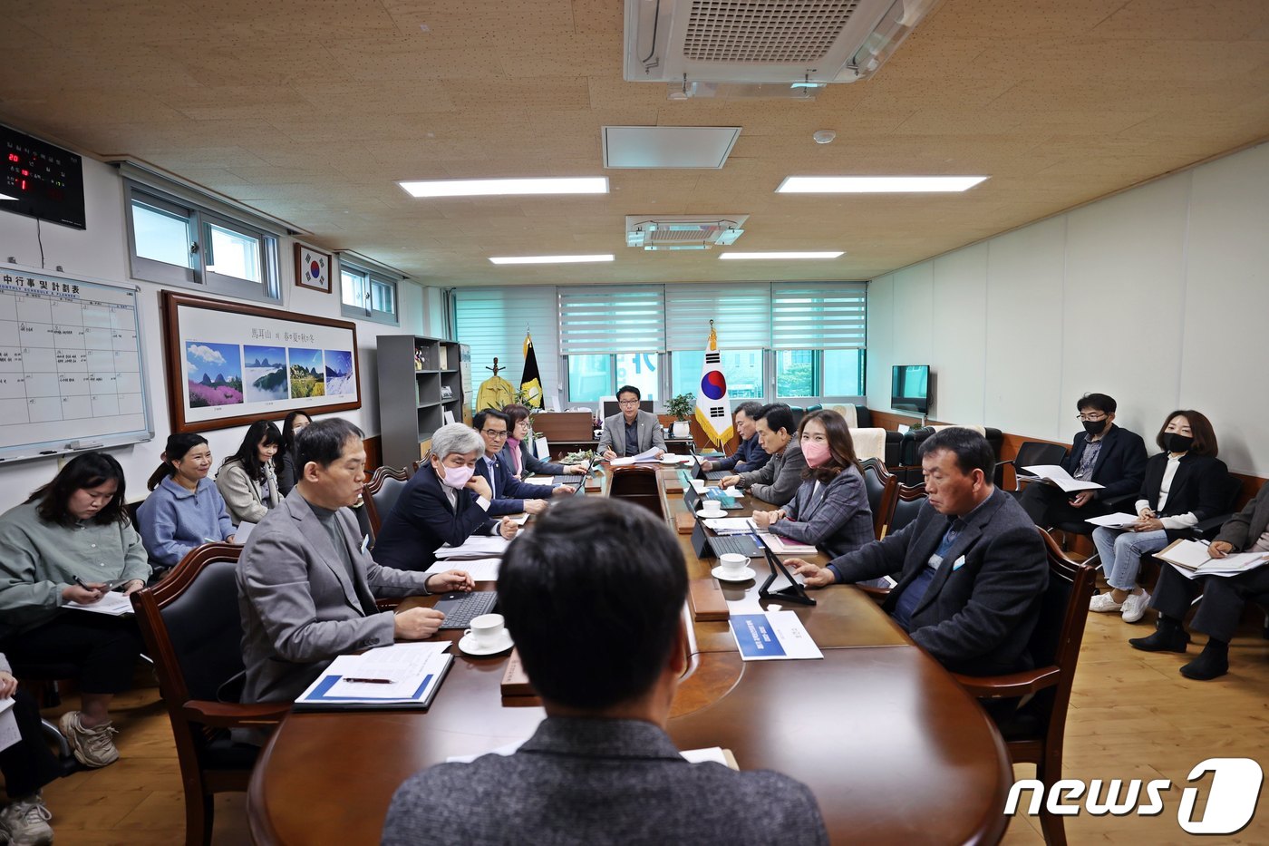 8일 전북 진안군의회가 의장실에서 의원간담회를 갖고 있다.&#40;진안군의회제공&#41;2023.3.8/뉴스1