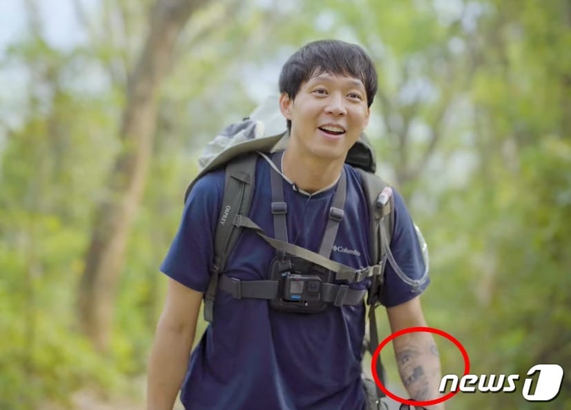 가수 겸 배우 박유천. (유튜브 '로그북 오피셜' 갈무리)