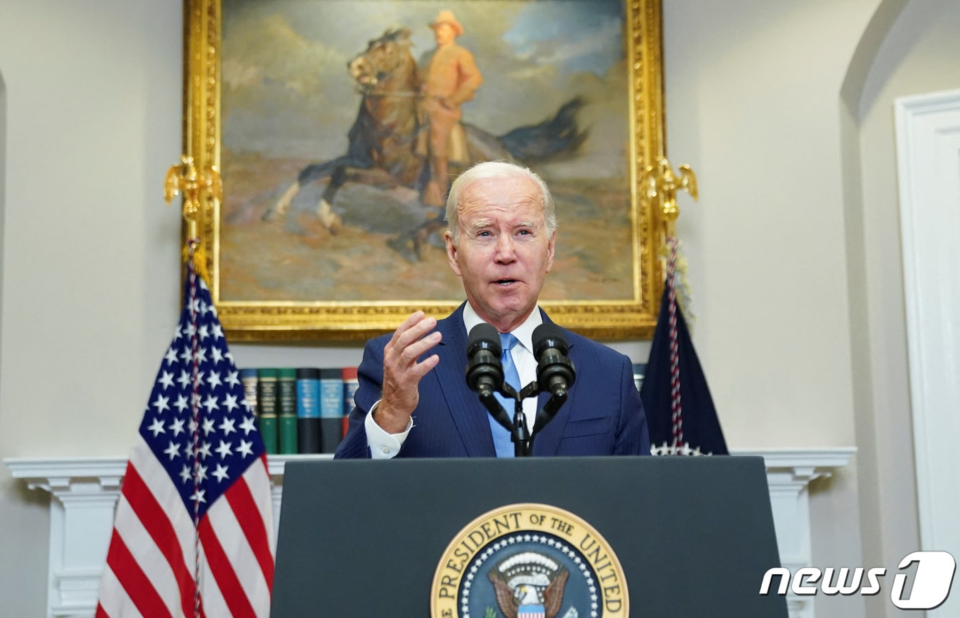 조 바이든 미국 대통령이 17일(현지시간) G7(주요 7개국) 정상회의 참석차 일본으로 출구하기 전 백악관에서 부채한도 협상과 관련한 연설을 하고 있다. ⓒ 로이터=뉴스1 ⓒ News1 김현 특파원