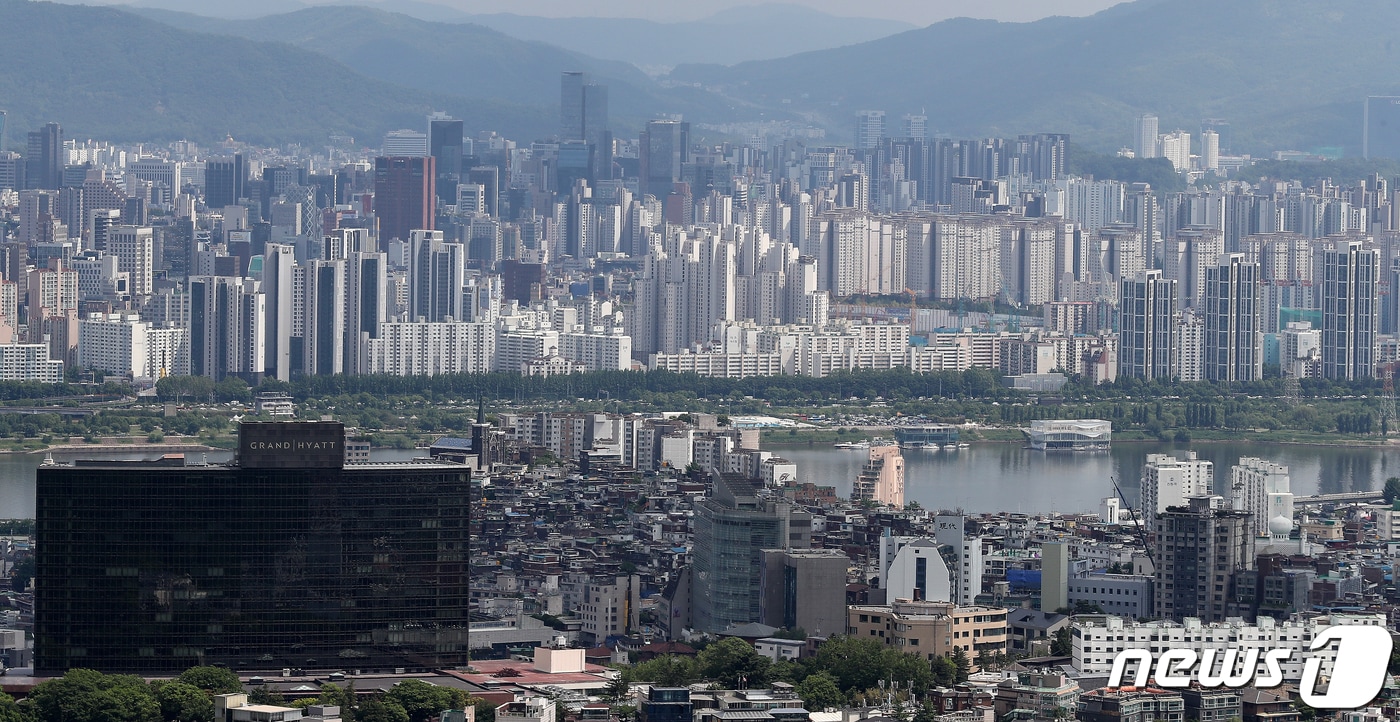 서울 중구 남산에서 바라본 아파트 단지. 2023.5.19/뉴스1 ⓒ News1 김진환 기자