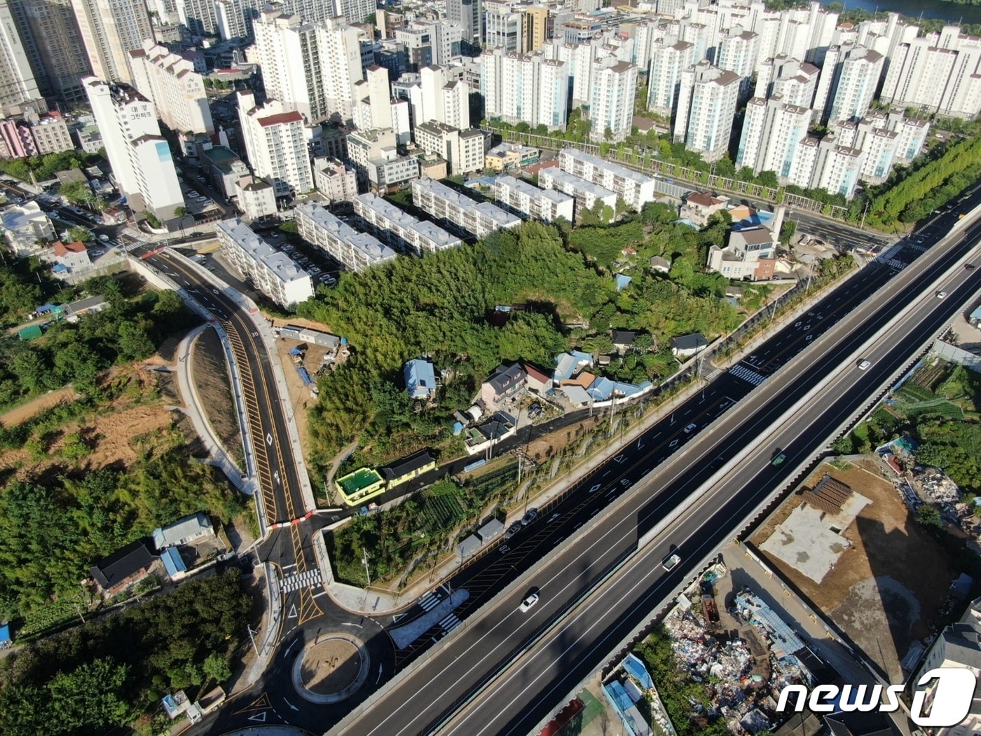 진주시 평거동 '10호광장~ 평거주공' 연결 도로(진주시 제공).