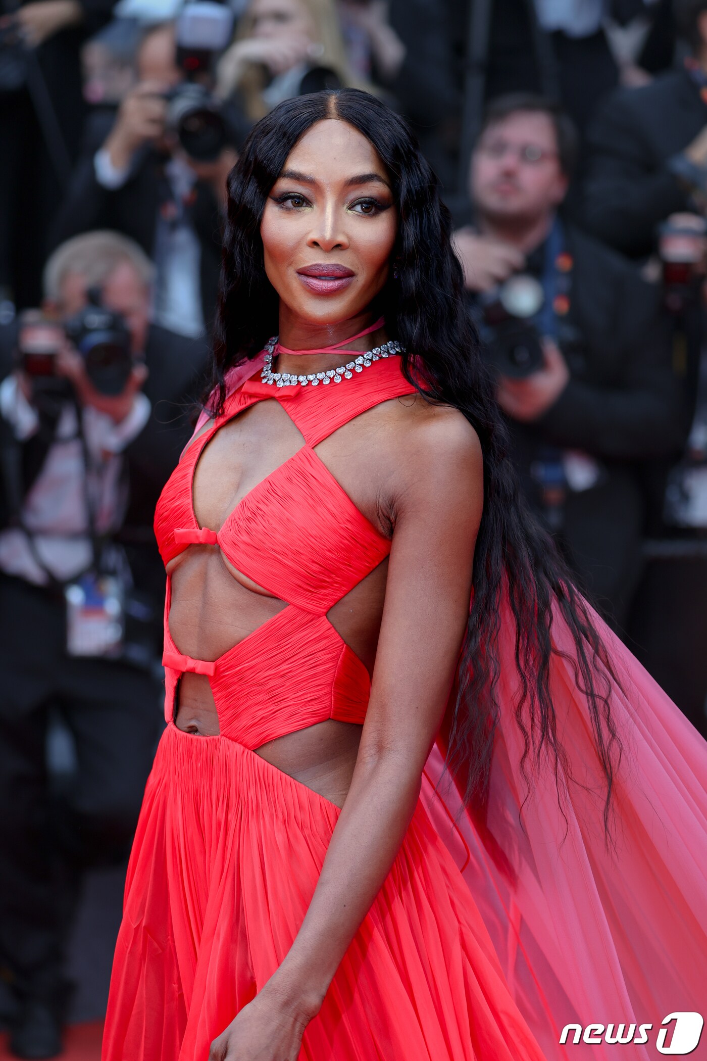 20일(현지시간) 제76회 칸 국제영화제가 열리고 있는 프랑스 남부 소도시 칸 ‘팔레 데 페스티발’(Palais des Festival) 뤼미에르 대극장에서 열린 ‘킬러스 오브 더 플라워 문’ 시사회에서 나오미 캠벨이 레드 카펫에 오르고 있다. 2023.5.21/뉴스1 ⓒ News1 DB