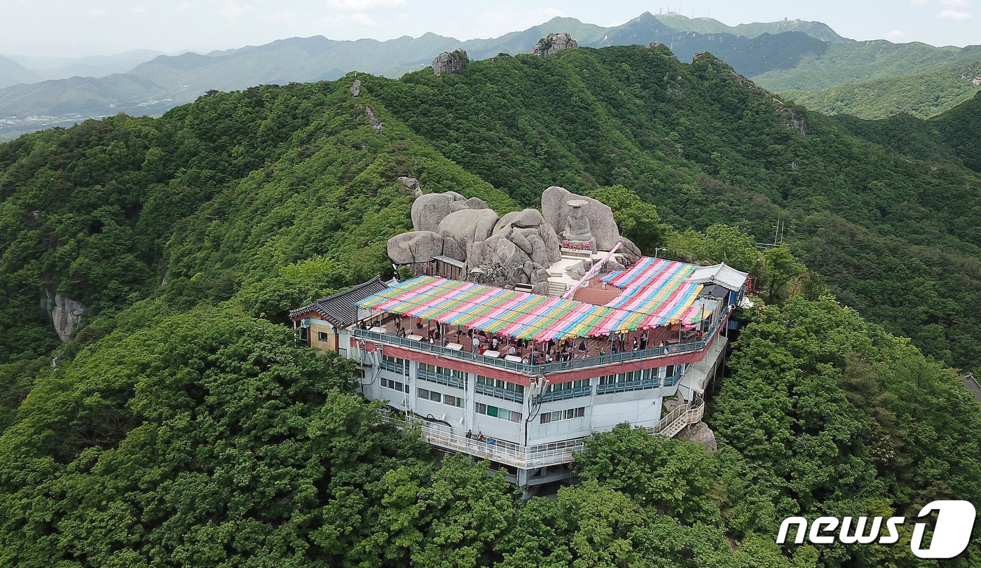 대구시는 3월부터 10월까지 1000원으로 팔공산 여행을 할 수 있는 대구시티투어 특별노선을 운영한다고 17일 밝혔다. 사진은 팔공산 전경. 뉴스1 ⓒ News1 자료 사진