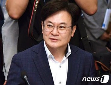 김병수 김포시장이 9일 경기 화성시 전국항 마리나클럽하우스에서 열린 '경기도 시장군수협의회 제 3차 정기회 및 국토교통부 간담회'에 참석하고 있다. (김포시 제공) /뉴스1