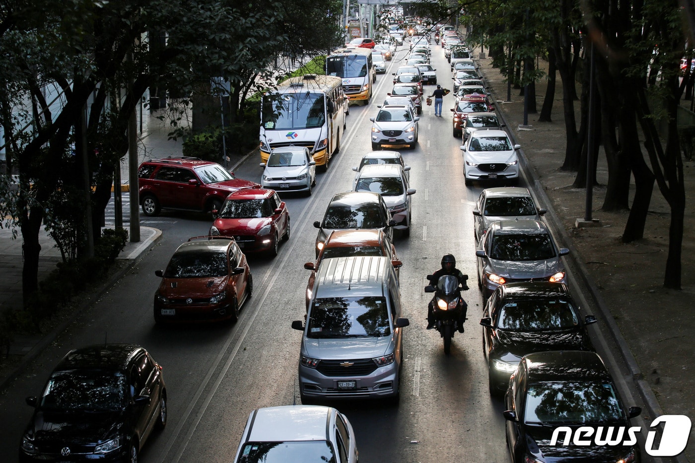 3월3일 멕시코 수도 멕시코시티에서 차량들이 도로를 통행하고 있다. 2023.03.03/뉴스1 ⓒ 로이터=뉴스1 ⓒ News1 김민수 기자
