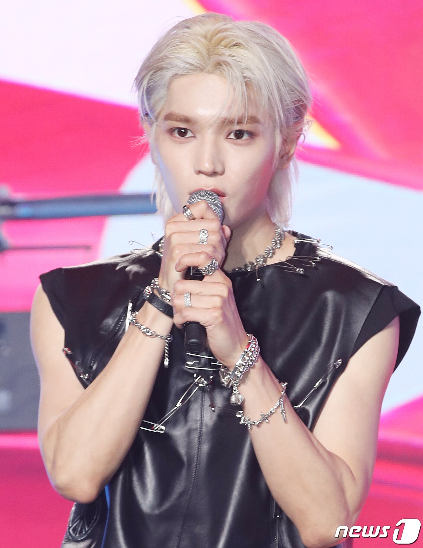 NCT 태용이 5일 오후 서울 강남구 에스제이쿤스트할레에서 가진 미니 1집 ‘샤랄라(SHALALA)’ 쇼케이스에서 인사말을 하고 있다. 2023.6.5/뉴스1 ⓒ News1 권현진 기자