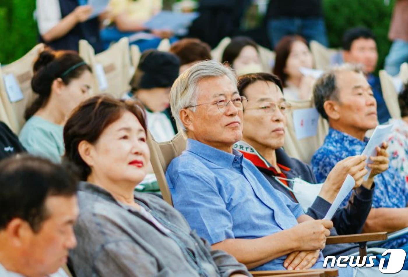 문재인 전 대통령 (평산책방 홈페이지)