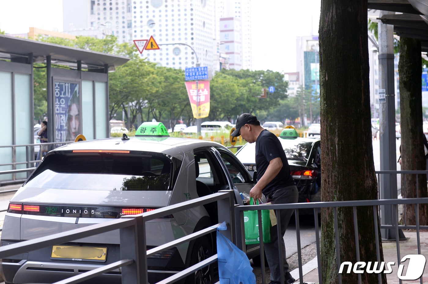 전북 고창군이 지난 4년간 동결됐던 택시 기본요금을 전라북도 택시 운임·요율 조정기준에 따라 9월1일부터 기본요금&#40;2㎞까지&#41;을 기존 4000원에서 25%오른 5000원으로 인상한다. &#40;뉴스1/DB&#41; ⓒ News1 