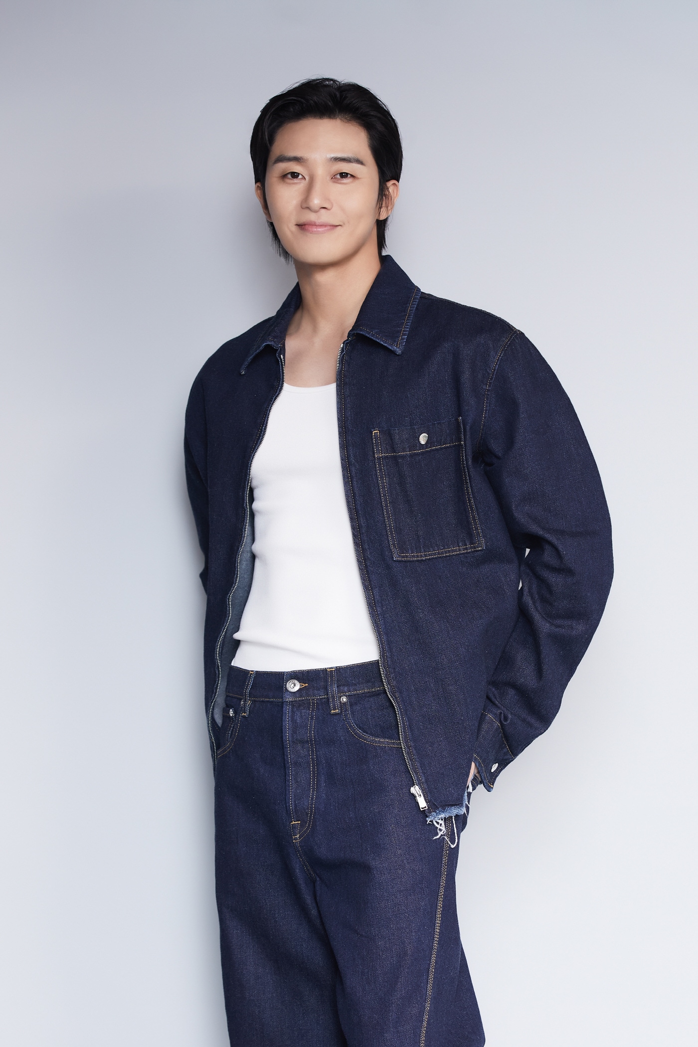 박서준 / 어썸이엔티