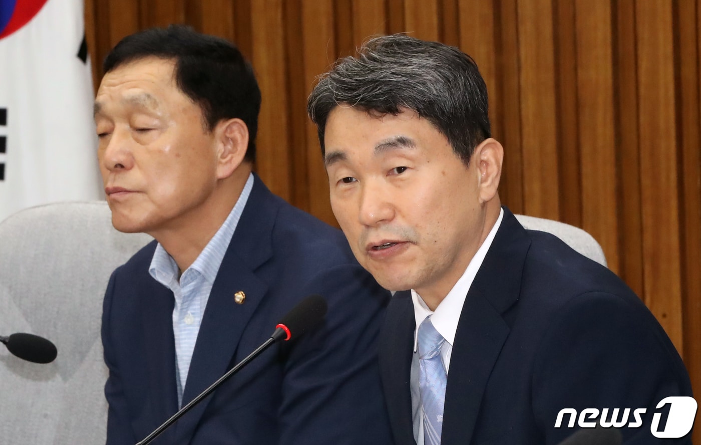 이주호 사회부총리 겸 교육부장관이 17일 오전 서울 여의도 국회에서 열린 교권회복 및 보호 입법화 지원을 위한 '여·야·정·시도교육감 4자협의체'회의에서 모두발언을 하고 있다. 2023.8.17/뉴스1 ⓒ News1 황기선 기자