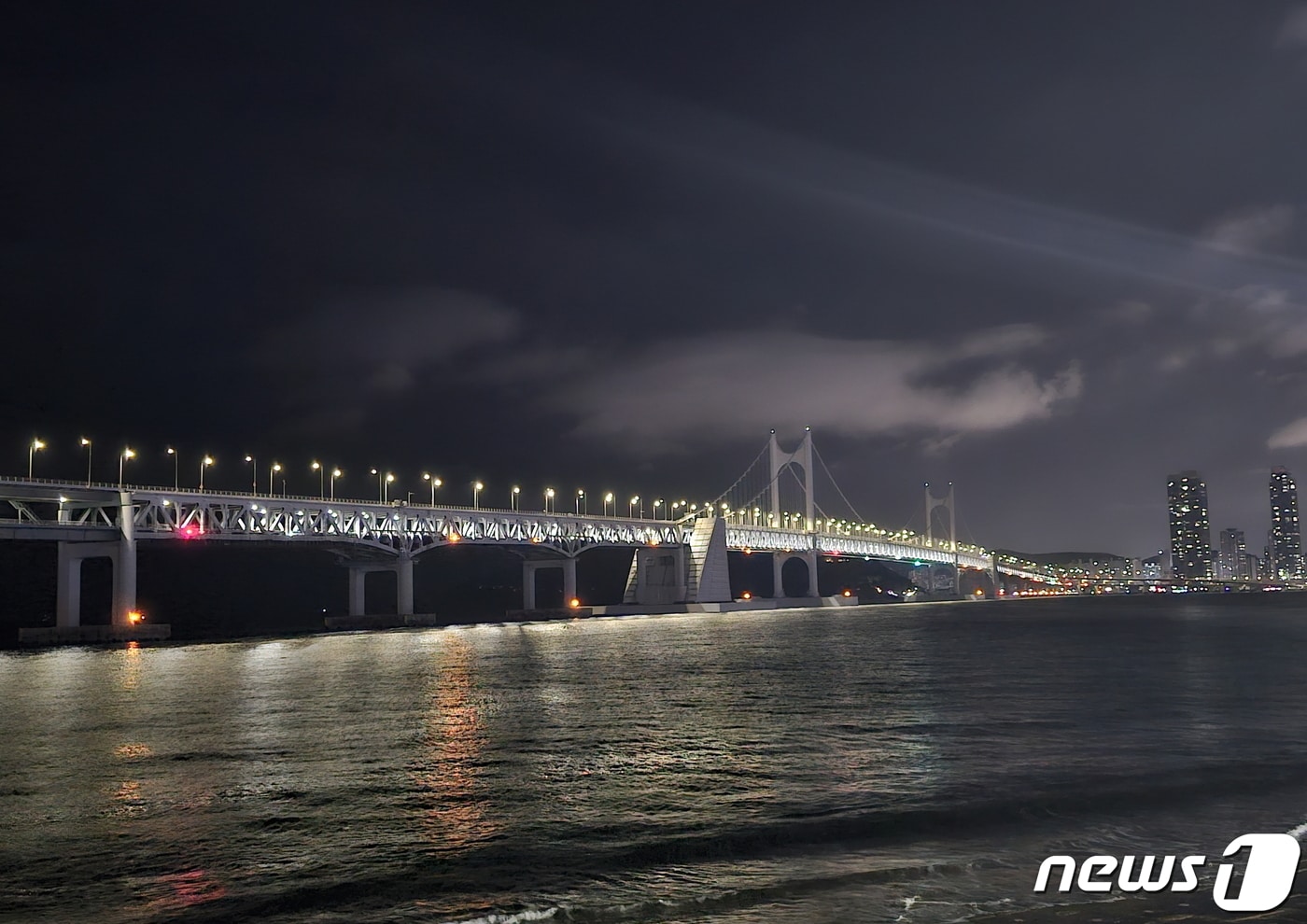 광안대교 소등 전경.(부산시설공단 제공)