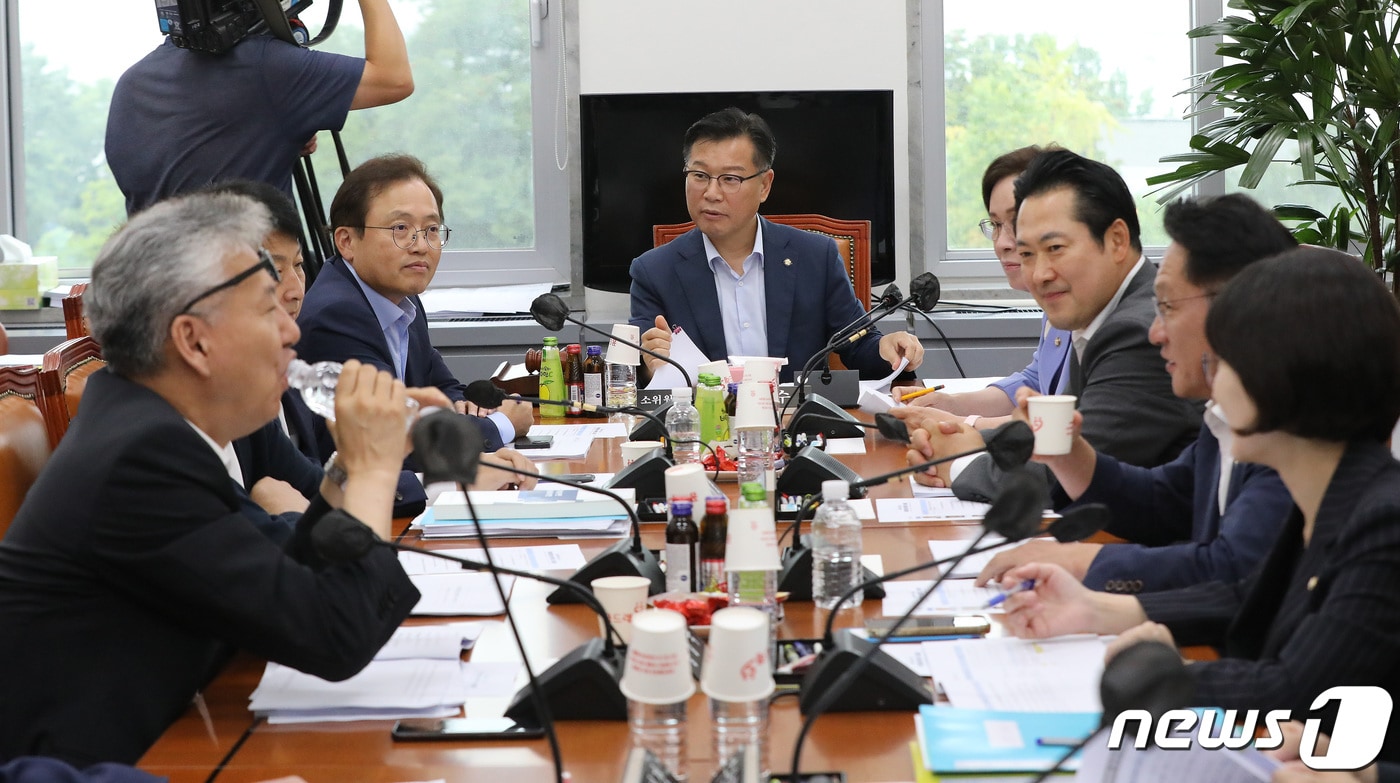 이양수 국회 운영위 소위원장이 23일 서울 여의도 국회에서 열린 국회운영위원회 국회운영개선소위원회를 주재하고 있다. 2023.8.23/뉴스1 ⓒ News1 임세영 기자