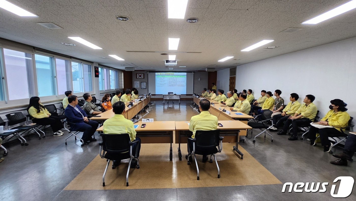 24일 전북 진안군이 상황실에서 ‘을지연습 결과 종합보고 및 강평’을 진행하고 있다.&#40;진안군제공&#41;2023.8.24/뉴스1