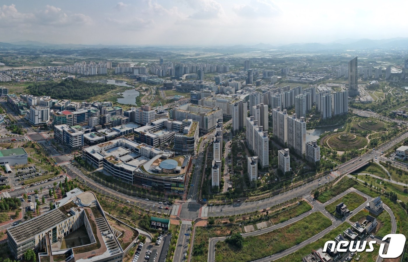 직원 70% 뿌리 내렸는데...이전 공공기관장 절반, 주소지 안 옮겨 - 뉴스 썸네일 이미지