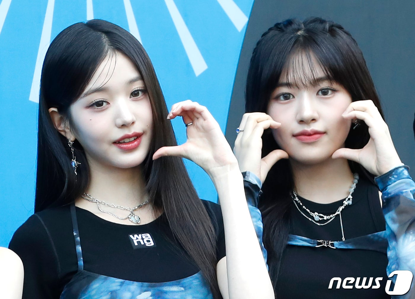 그룹 아이브 안유진과 장원영(왼쪽) ⓒ News1