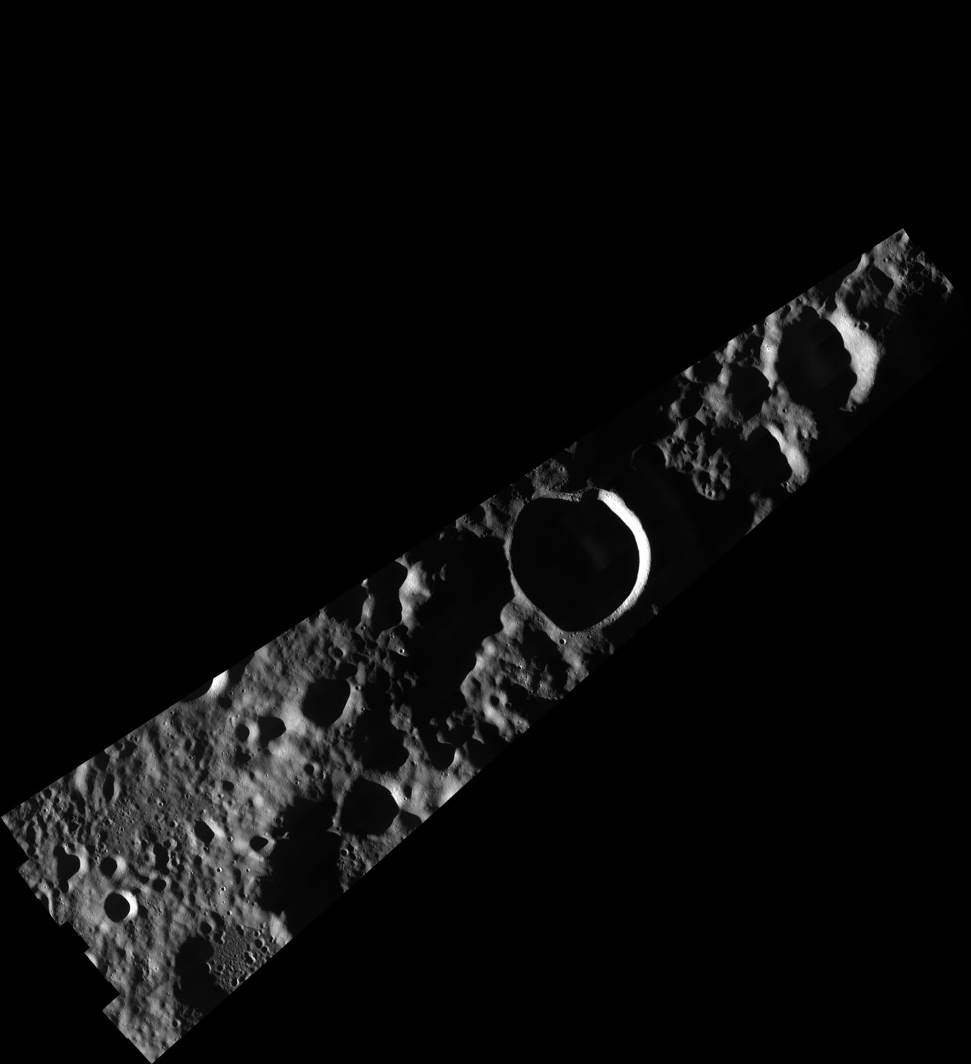 다누리 고해상도카메라로 에르미트-A 분화구를 촬영한 사진 (과학기술정보통신부 제공) 2023.08.07 /뉴스1