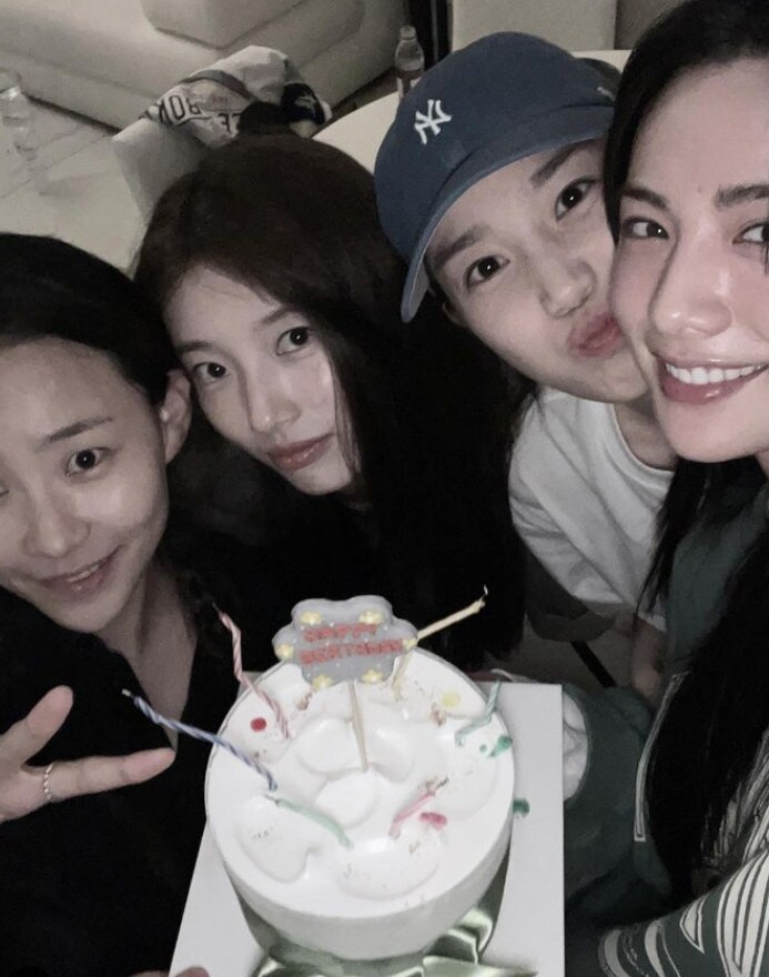  조현아, 수지, 장희령, 나나(왼쪽부터)나나 인스타그램 캡처