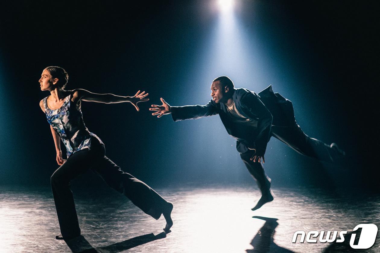 NDT 2의 &#39;Ten Duets on Theme of Rescue&#39;