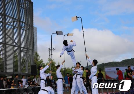 대전시민생활체육대축전 태권도 시범.&#40;시체육회 제공&#41;/뉴스1