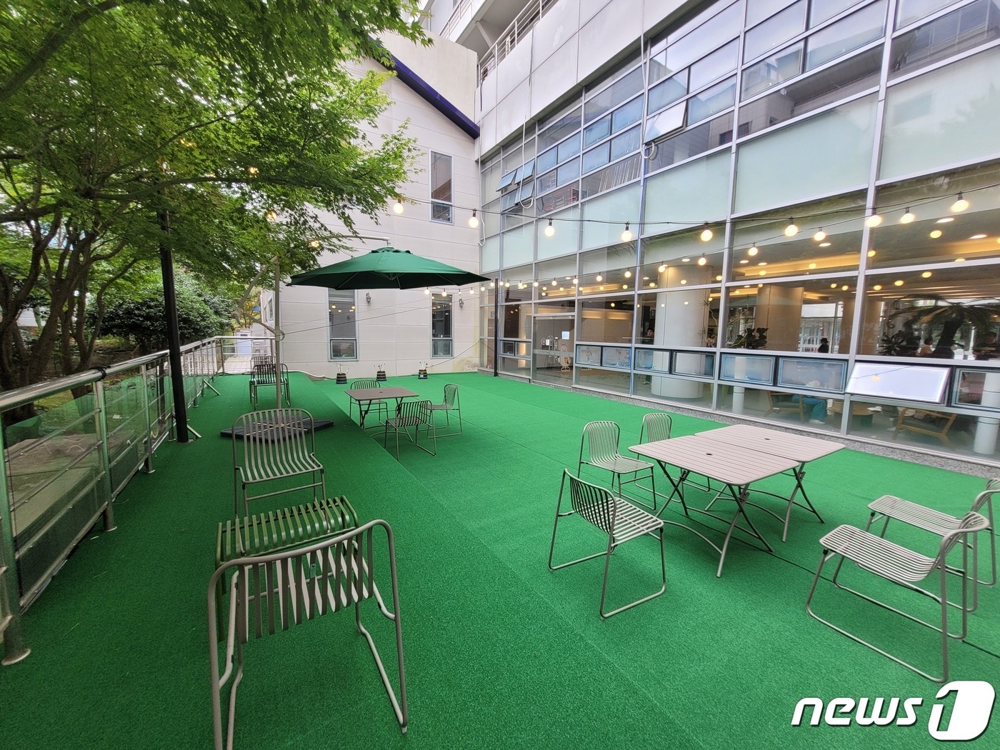 부산도시공사 아르피나에 조성된 실외 청소년 쉼터.(부산도시공사 제공)