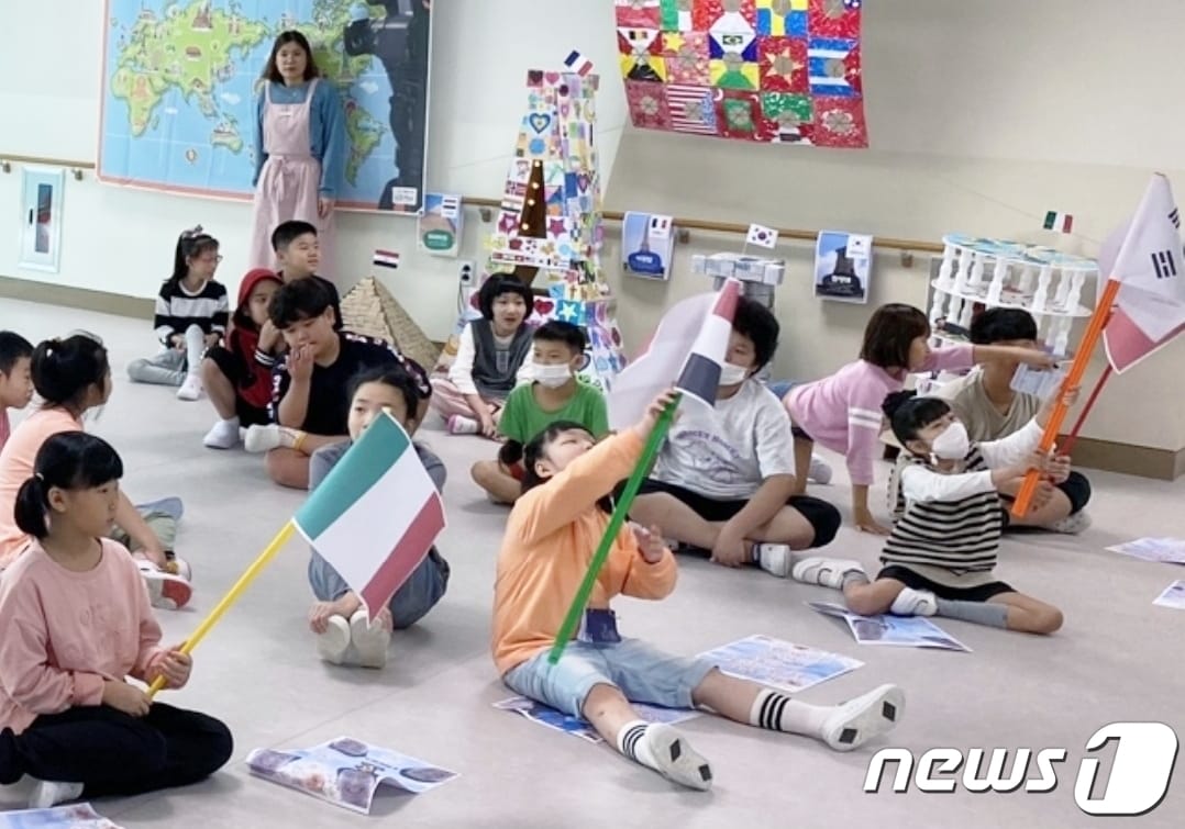 전국 첫 공립 유·초등 특수학교인 청주 이은학교(교장 유국화)는 특수교육 대상 학생들에게 매월 다양하고 흥미로운 주제의 생태교육 주제 중심 자율탐구 교육과정을 제공한다.(충북교육청 제공)/ 뉴스1