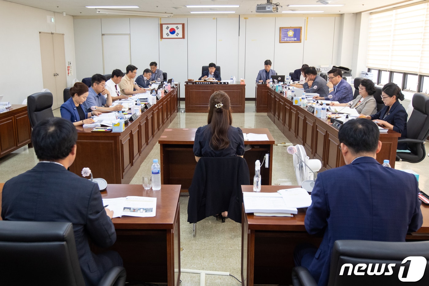 군산시의회 행정복지위원회가 시가 요구한 제2회 추경예산안을 심의하고 있다.(군산시의회 제공) 2023.9.5/뉴스1