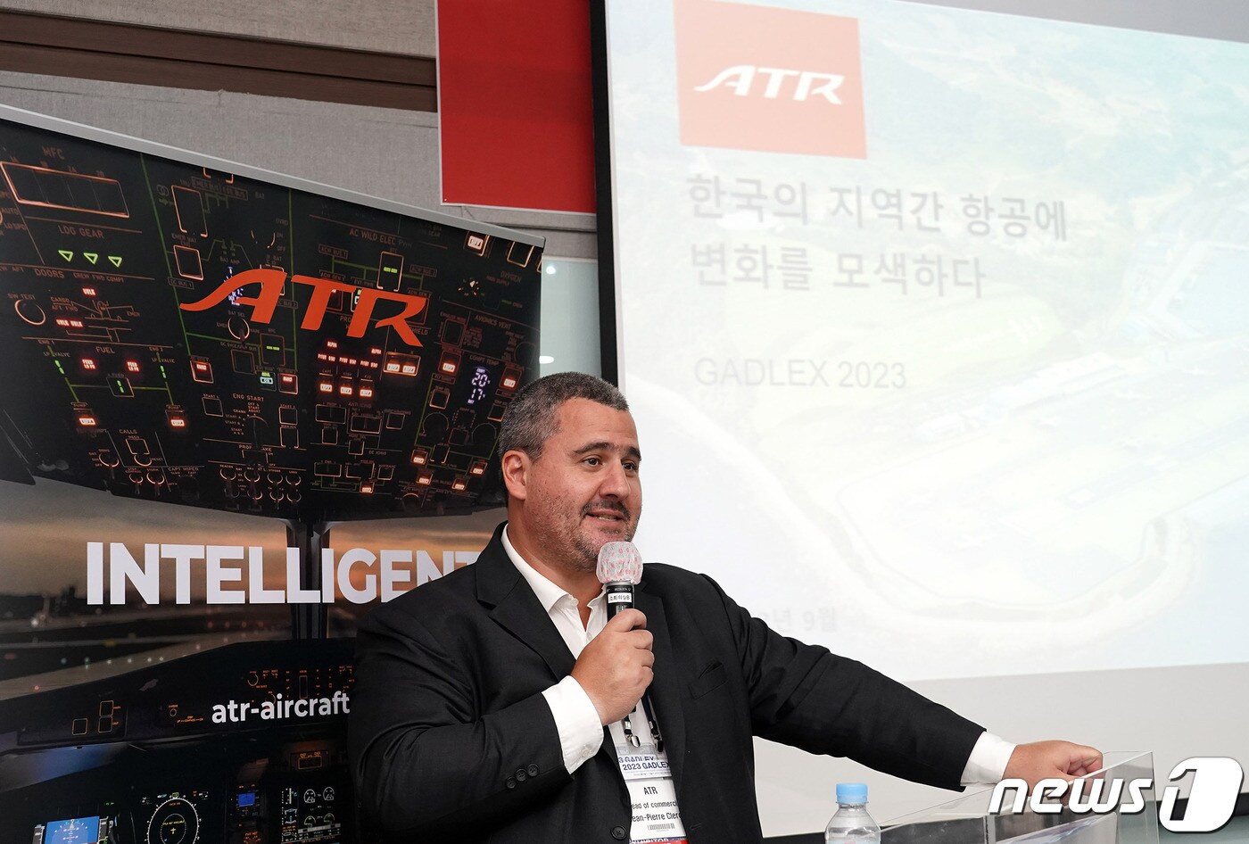 장 피에르 클러신(Jean-Pierre Clercin) ATR 아태지역 커머셜 부문장이 6일 미디어데이서 설명을 하고 있다.(ATR제공) 2023.9.6/뉴스1